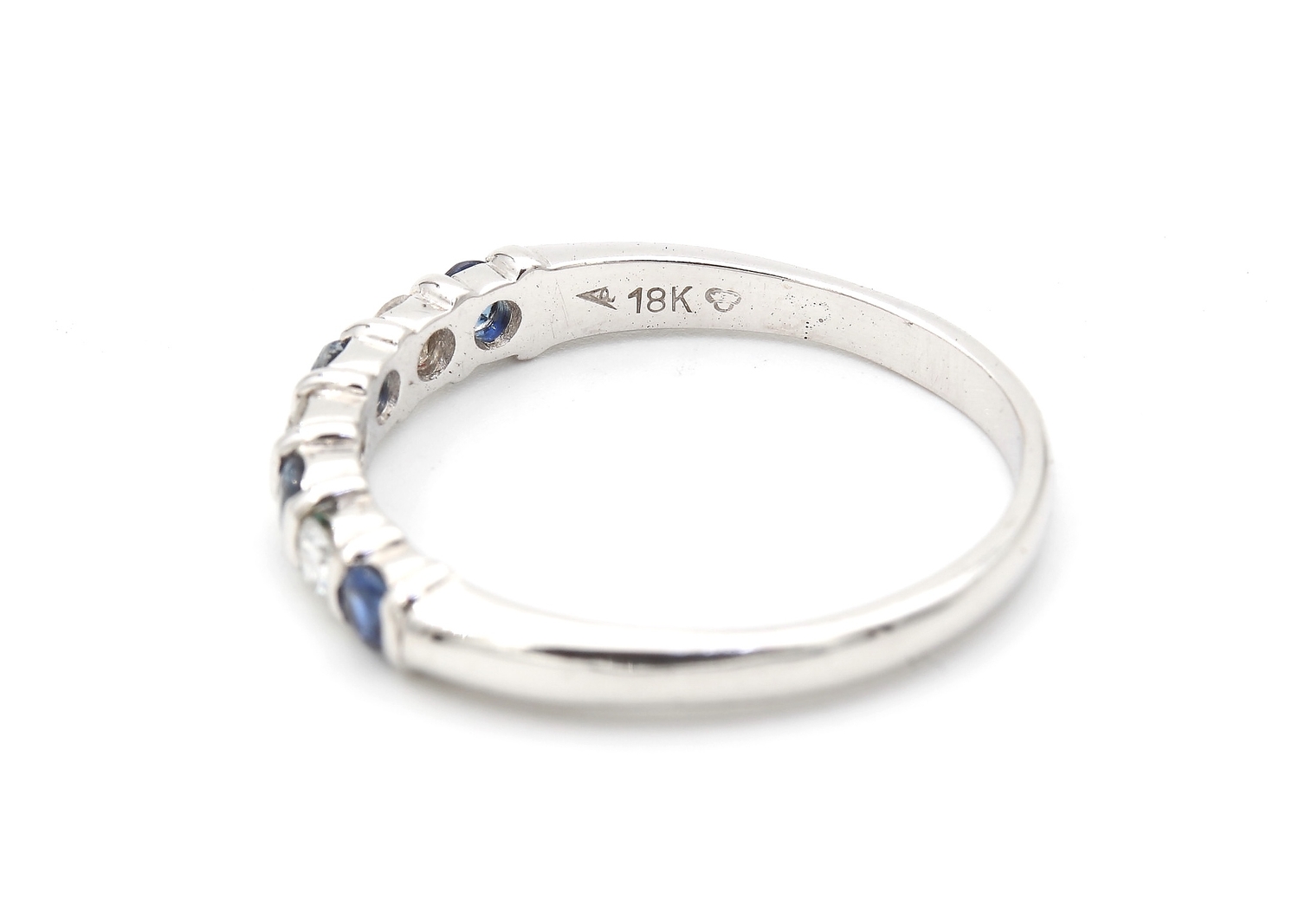 Diamant ring med safirer i 18k vitguld- 0,18 ct Diamant ring med safirer i 18k vitguld- 0,18 ct