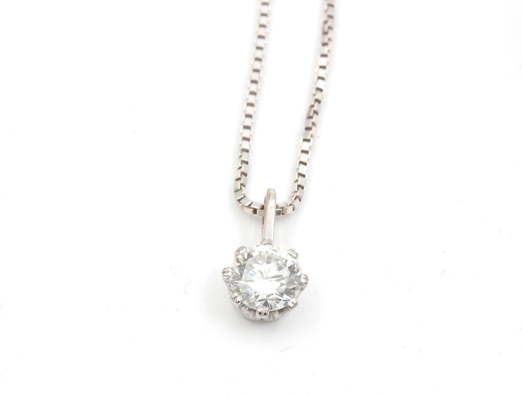Halsband med 1,00 ct diamanthänge i 18k vitguld