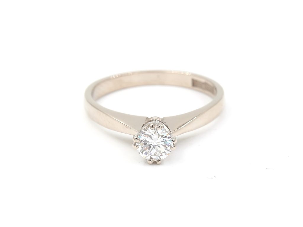 Diamantring i 18k vitguld- 0,37 ct
