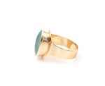 Ring i 18k guld med en opal sten