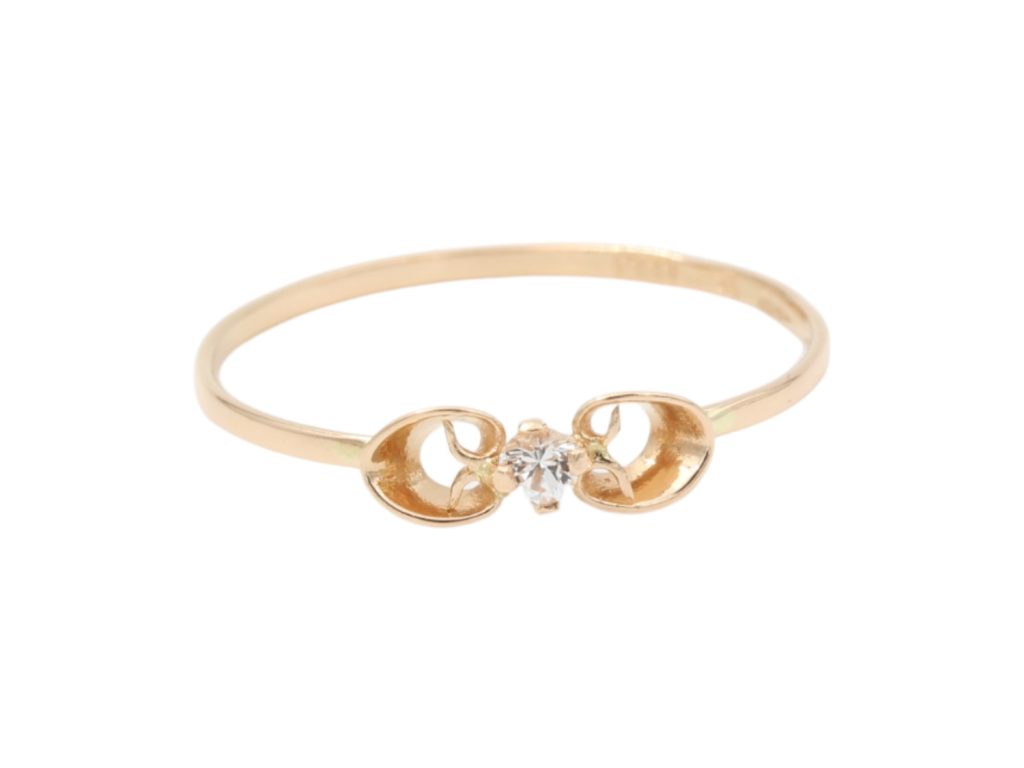 Ring i 18k guld med en zirkonia sten