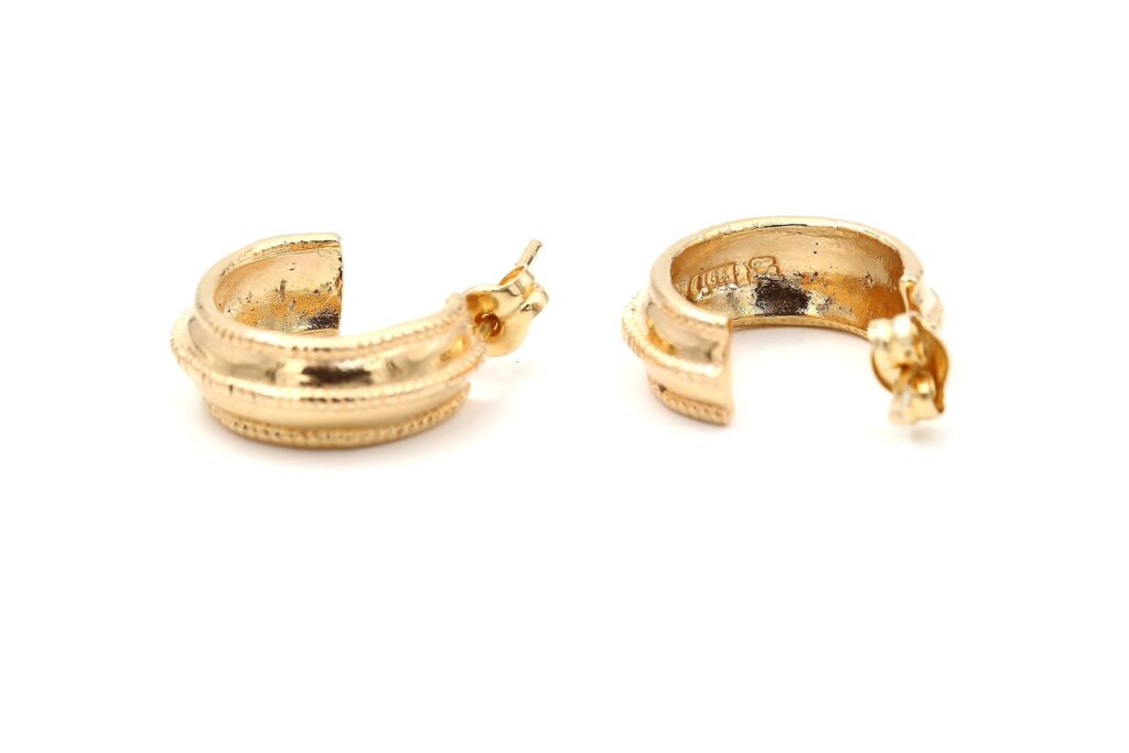 Örhängen i 18k guld Örhängen i 18k guld