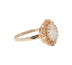 Ring i 18k guld med en zirkonia sten