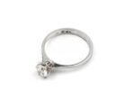Ring i 18k vitguld med en diamant på 0.76 ct - G-HVS