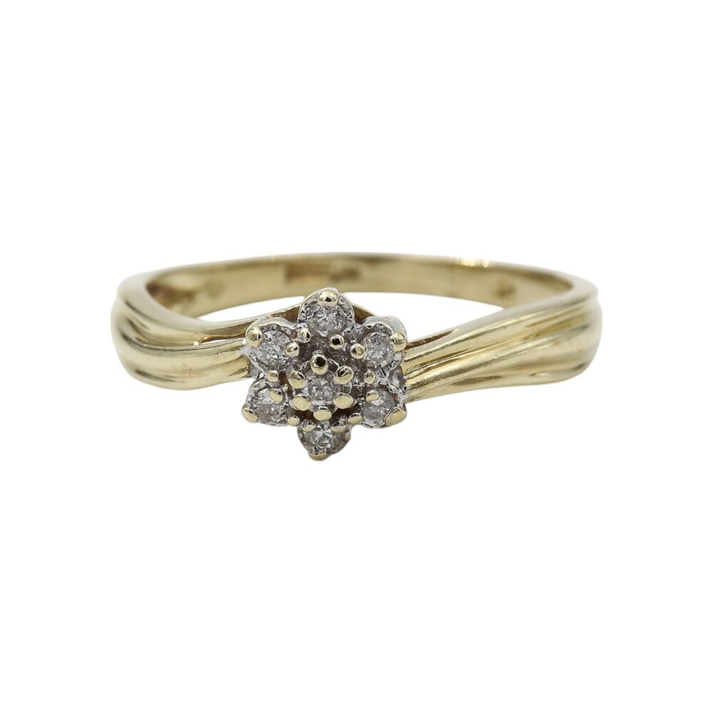 Diamantring i 18k guld med 7 diamanter