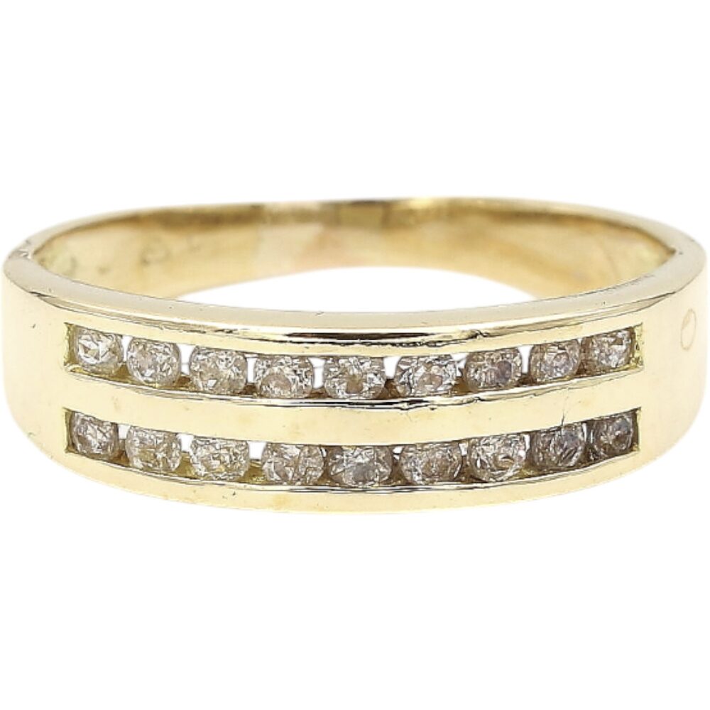 Ring i 18k guld med zirkoner