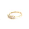 Ring i 18k guld med zirkon stenar