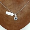 Halsband i 18k vitguld med ett diamanthänge på ca 0.05 ct