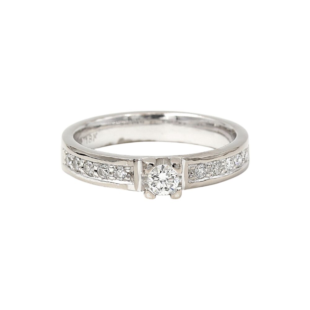Diamantring i 18k vitguld på  0,4 ct