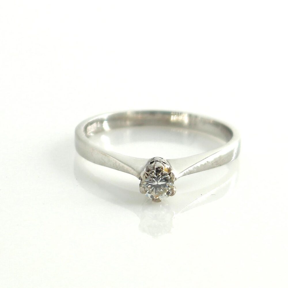 Diamantring i 18k vitguld 0,18 ct