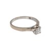 Ring i 18k vitguld med en diamant på 0.40 ct