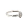 Diamantring i 18k vitguld med små diamanter