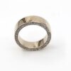 Ring i 18k vitguld med diamanter på totalt ca 0.45 ct.Vikt 10.80g