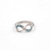 Ring i 18k guld med blåa Diamanter -ca 0,20ct