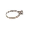 Ring i 18k vitguld med en diamant på 0.40 ct