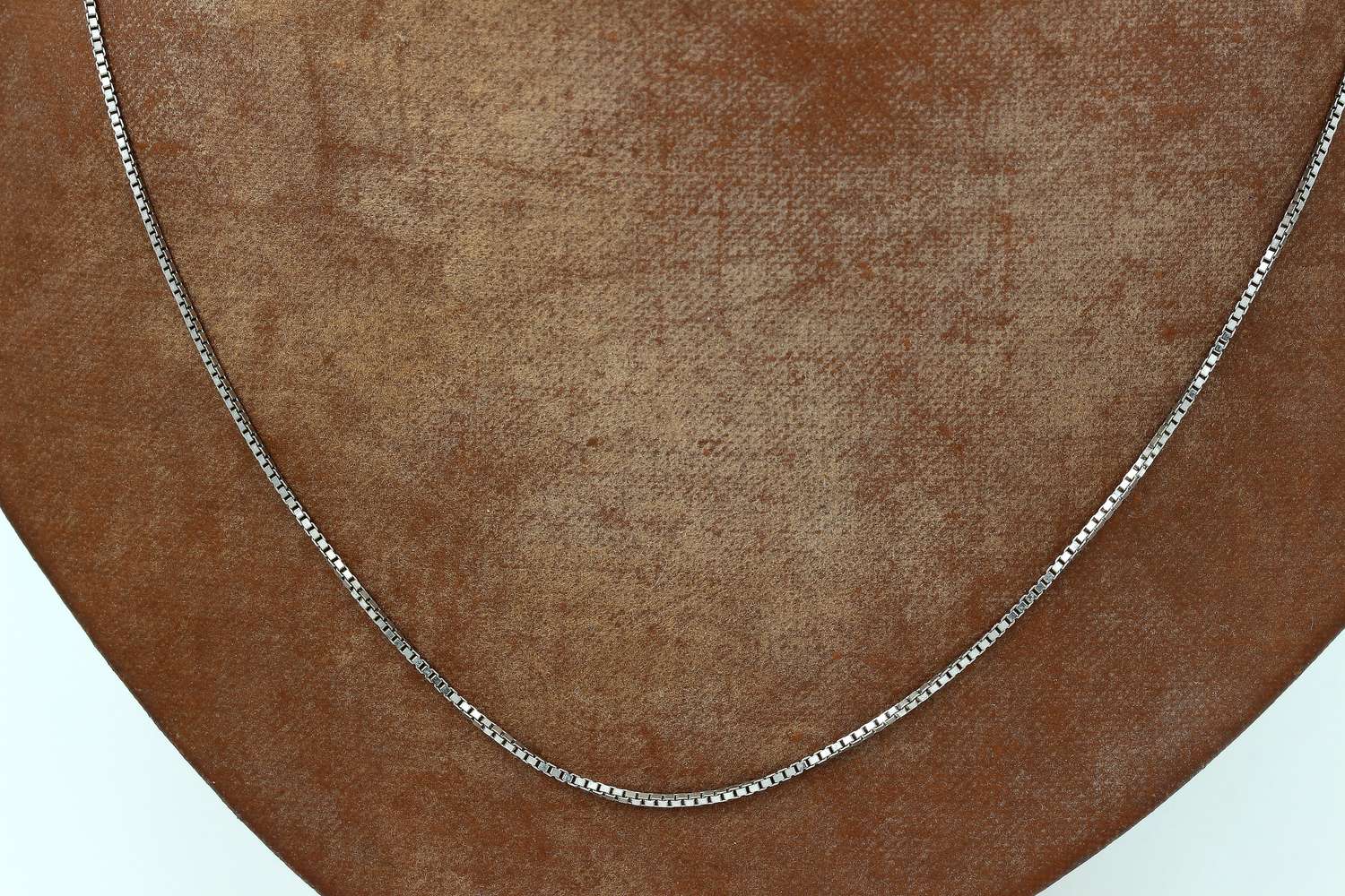 Halsband venezia i 18k vitguld