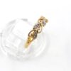 Ring i 18k guld med små diamanter.Vikt 1.89g