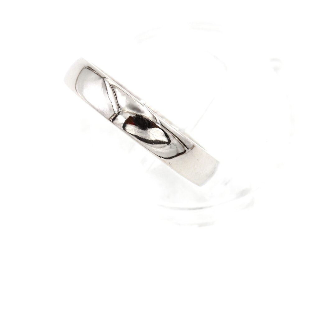 Vigselring i 18k vitguld.Vikt 5.16g