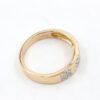 Ring i 18k guld med 12 diamanter på totalt 0.24 ct.vikt 3.73g