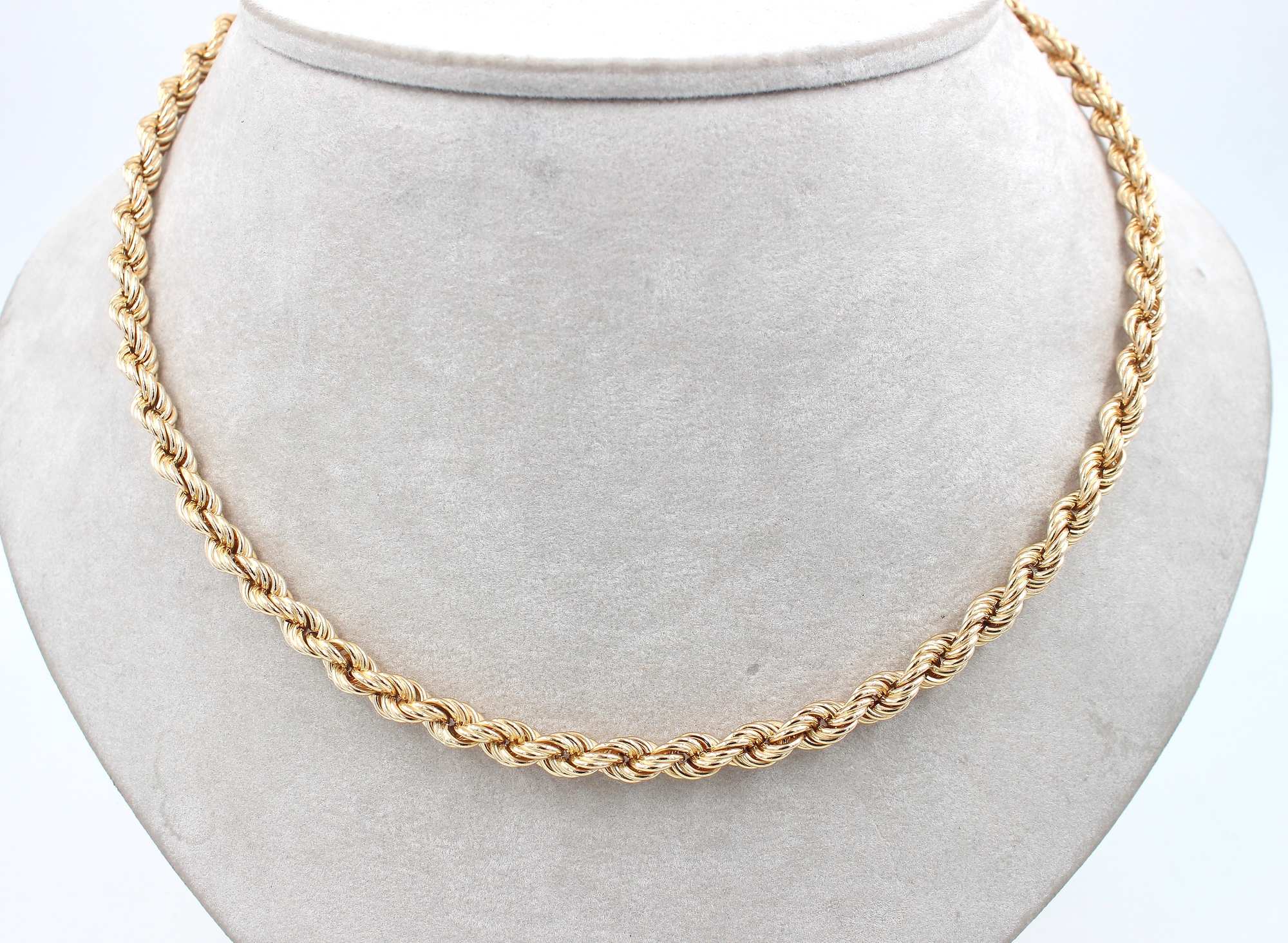 Cordell halsband i 18k guld. vikt: 18,4g