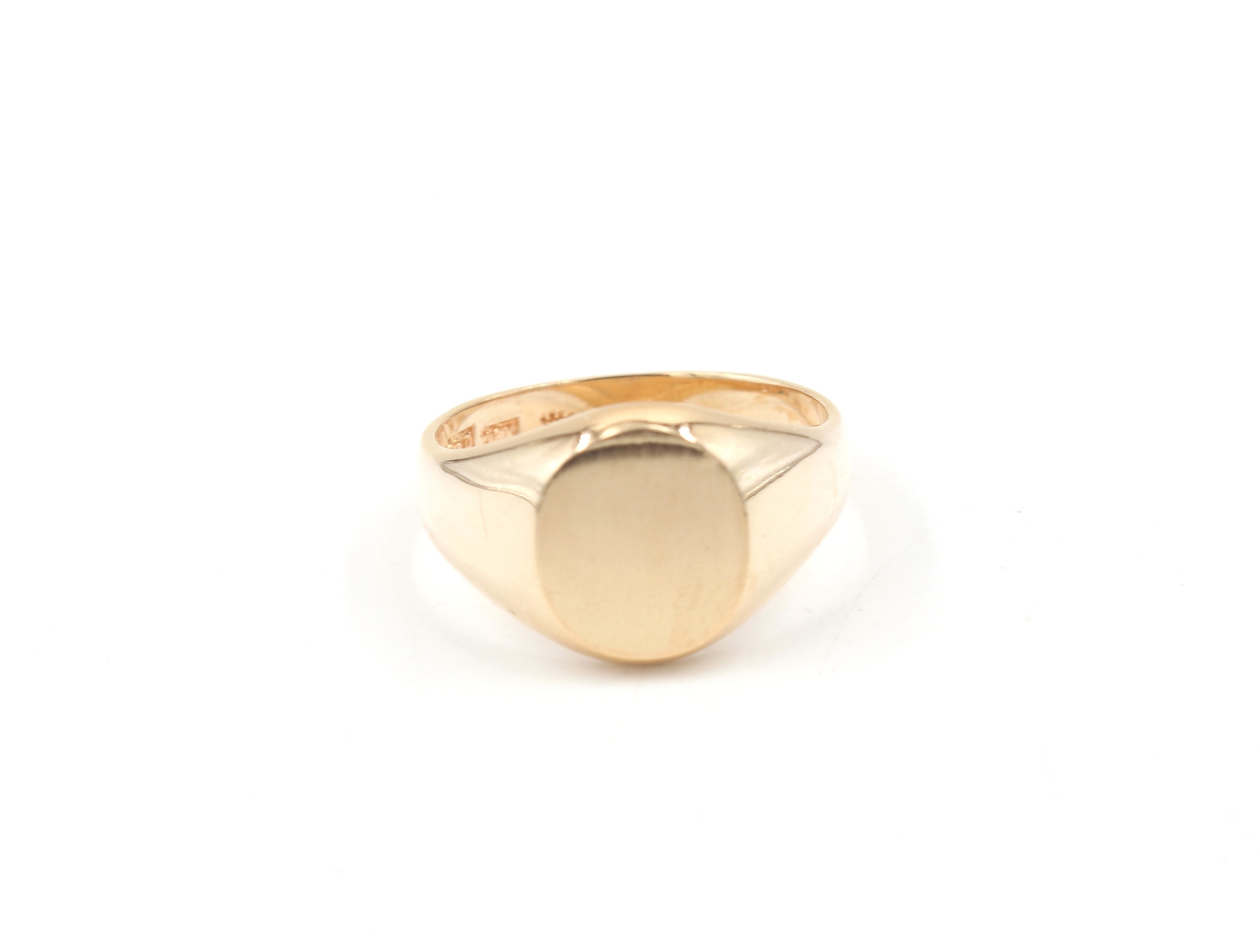 klackring i 18k guld. massiv. vikt: 7,5g