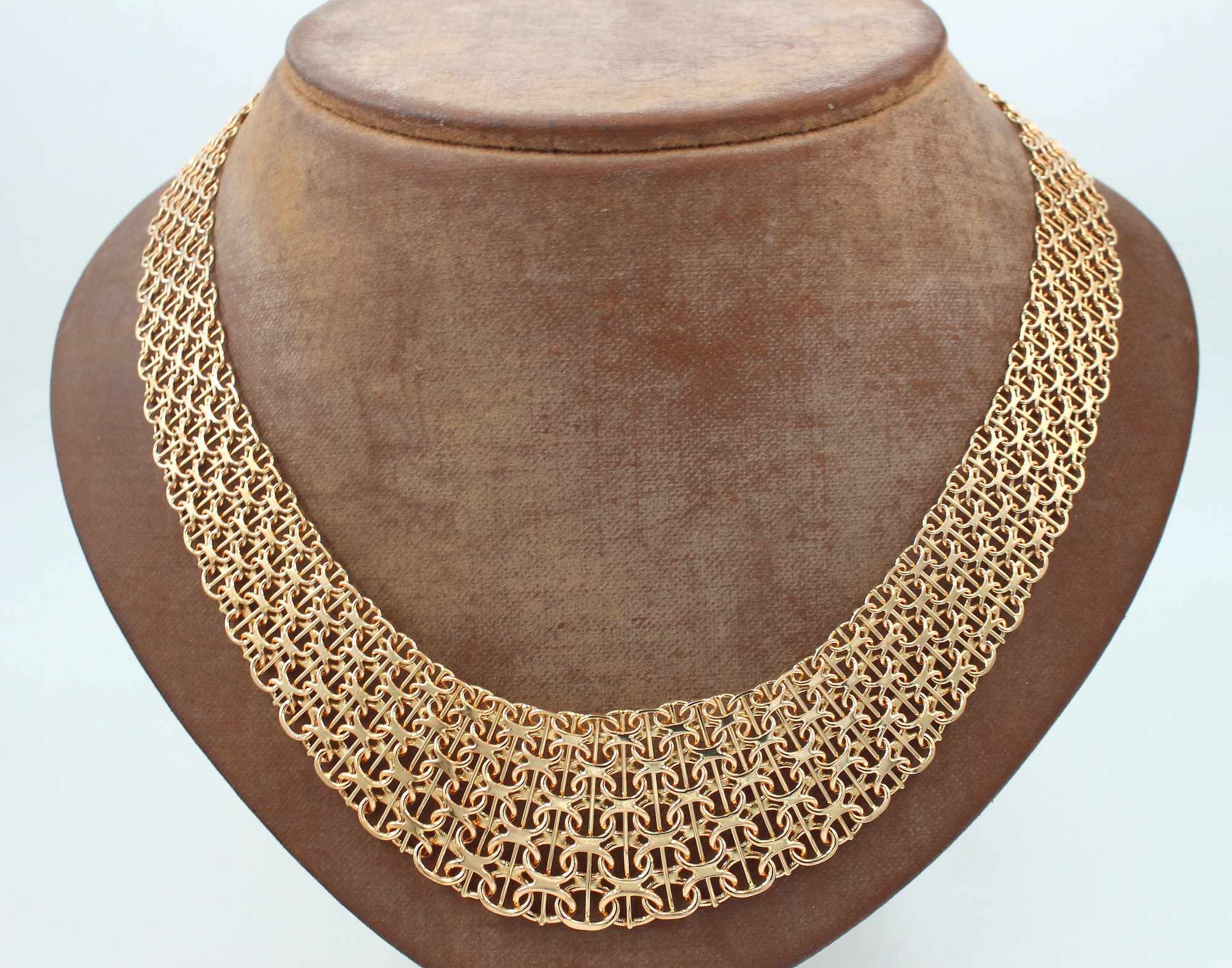 X-länk halsband med stavar i 18k guld 5X. vikt:57,79g