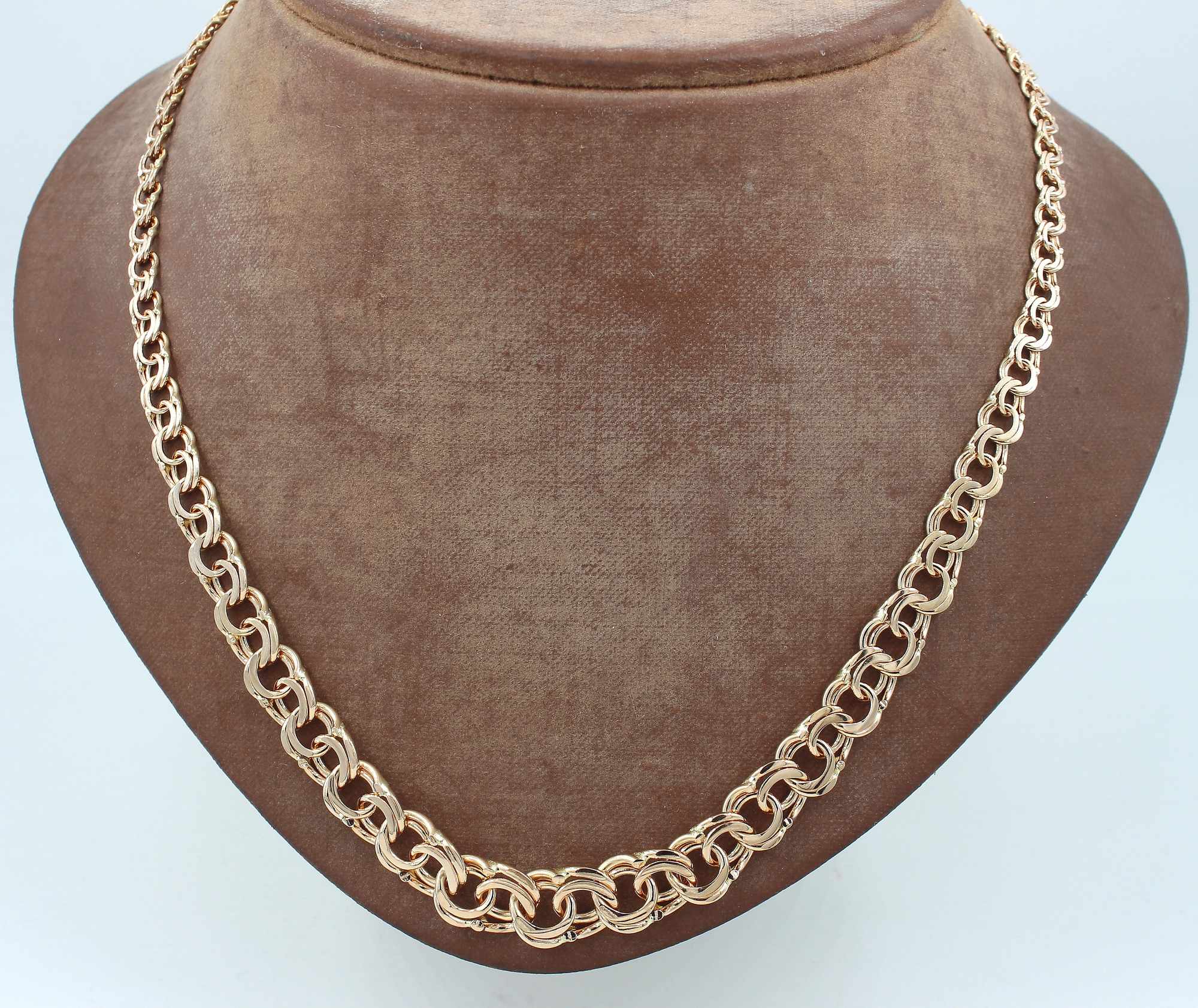 Bismarck halsband i 18k guld. vikt: 30,4g