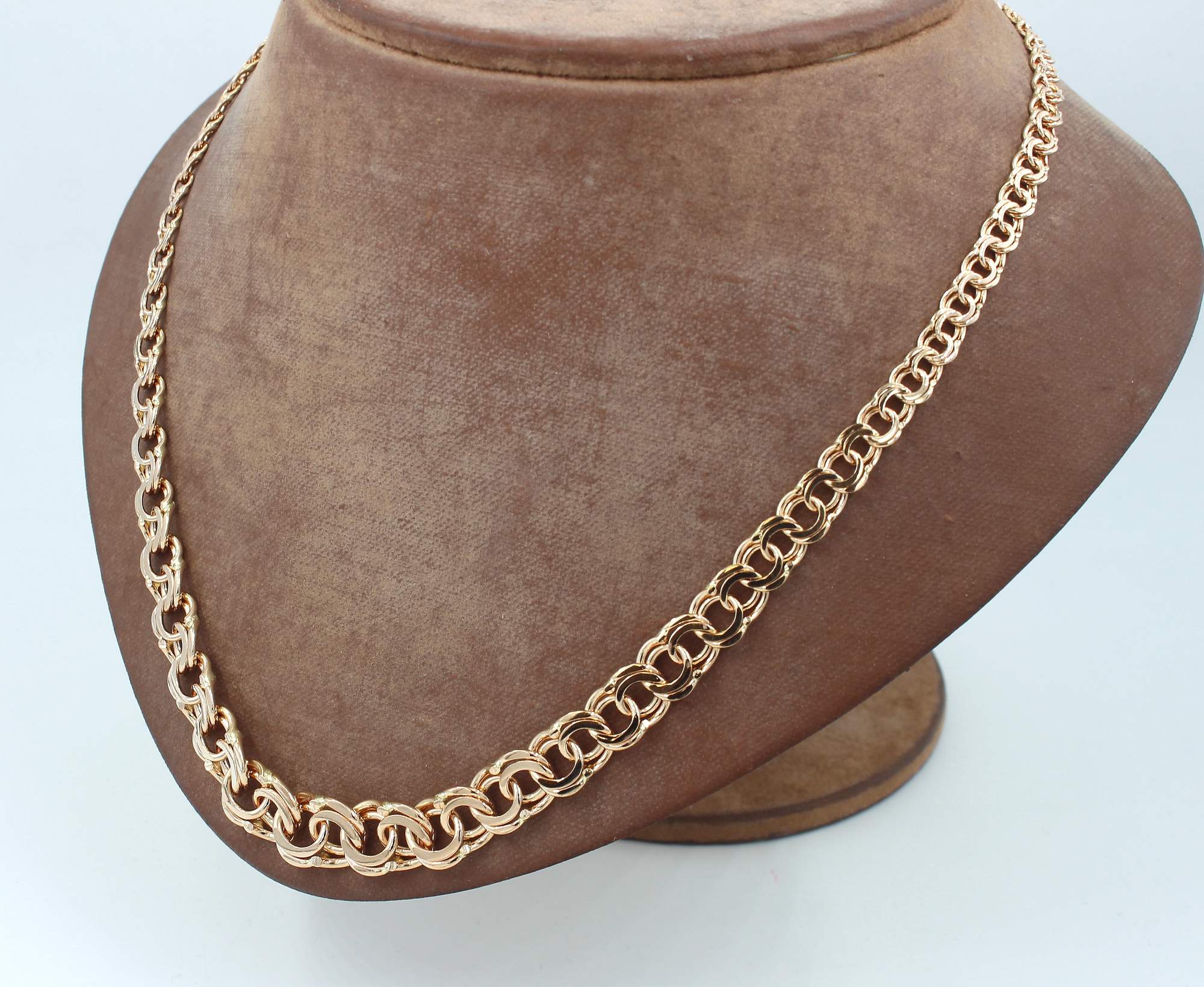 Bismarck halsband i 18k guld. vikt: 30,4g