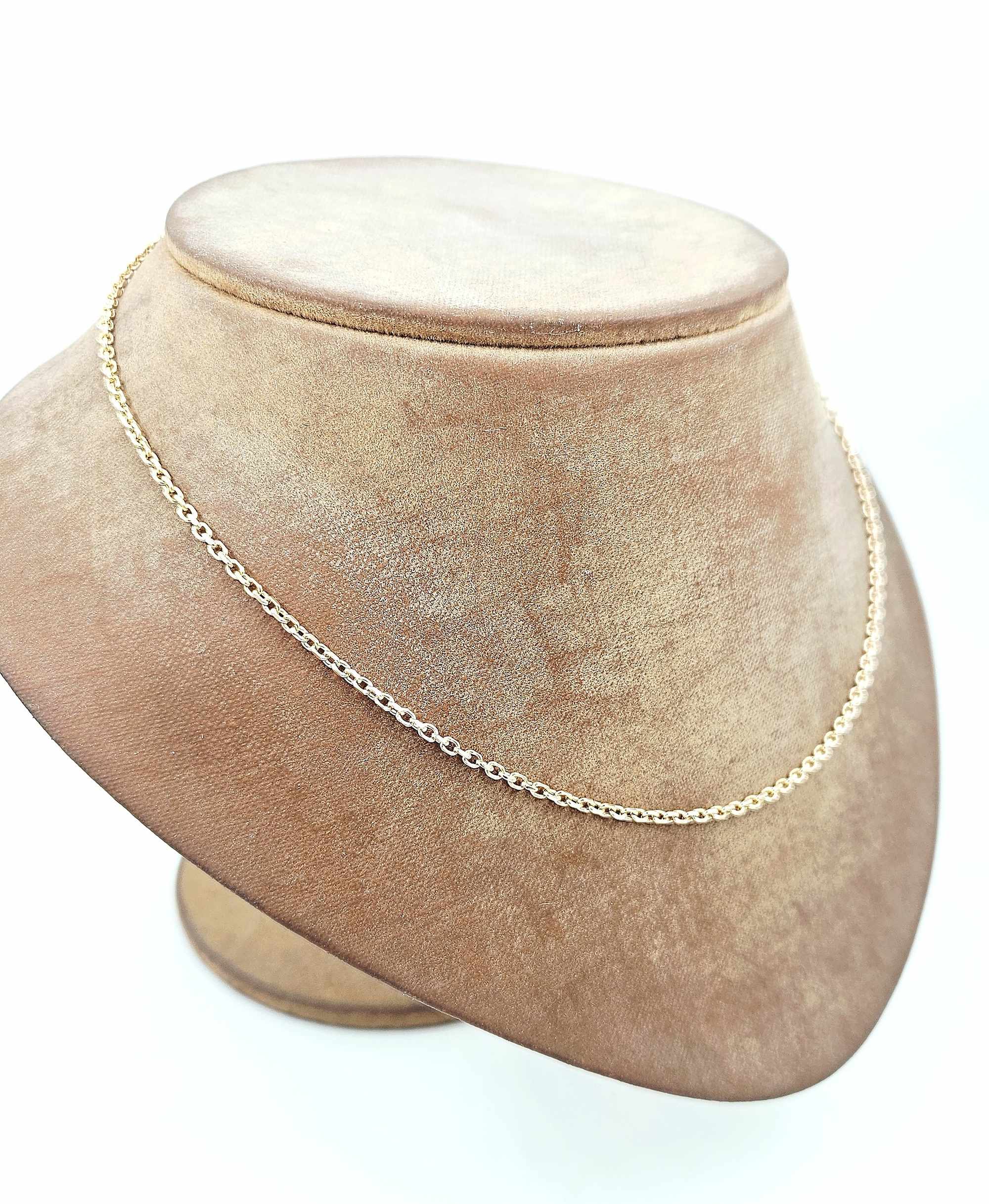Ankar halsband i 18k guld- massiv . vikt: 7,65g