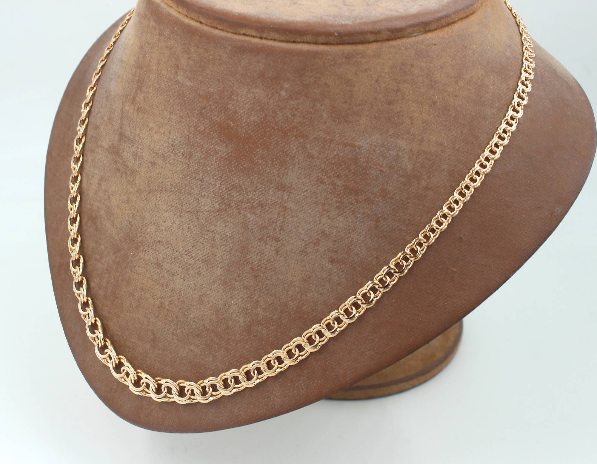 Bismarck halsband i 18k guld. vikt: 15,91g