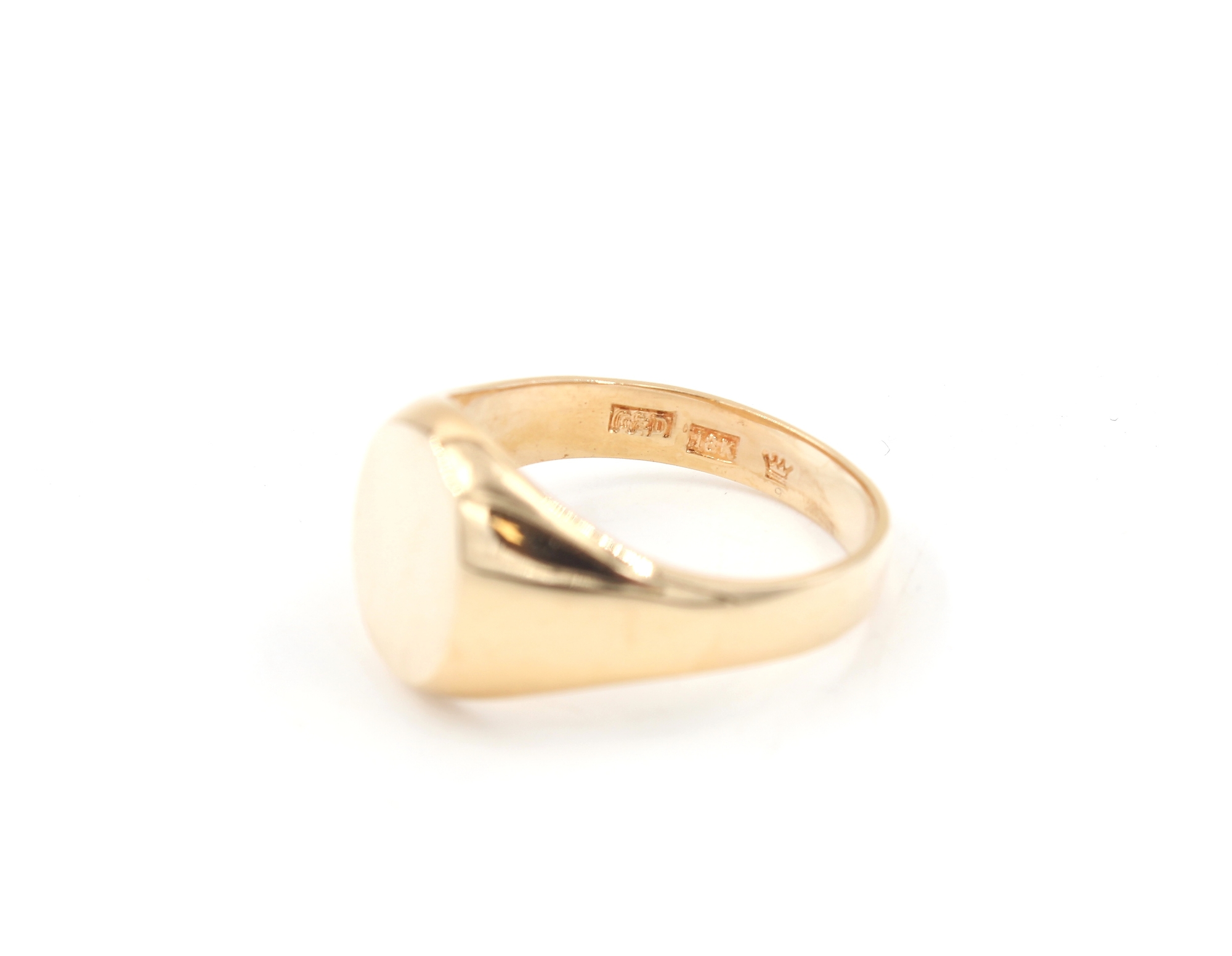 klackring i 18k guld. massiv. vikt: 7,5g