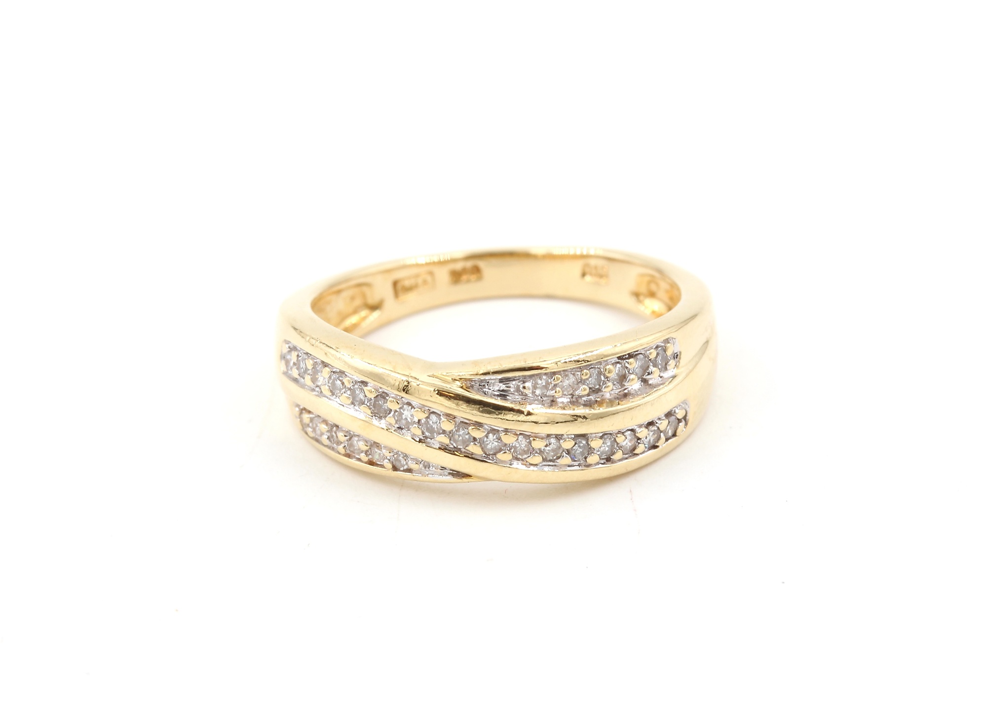 Diamantring i 18k guld 0,15 ct diamanter. vikt: 4,2g