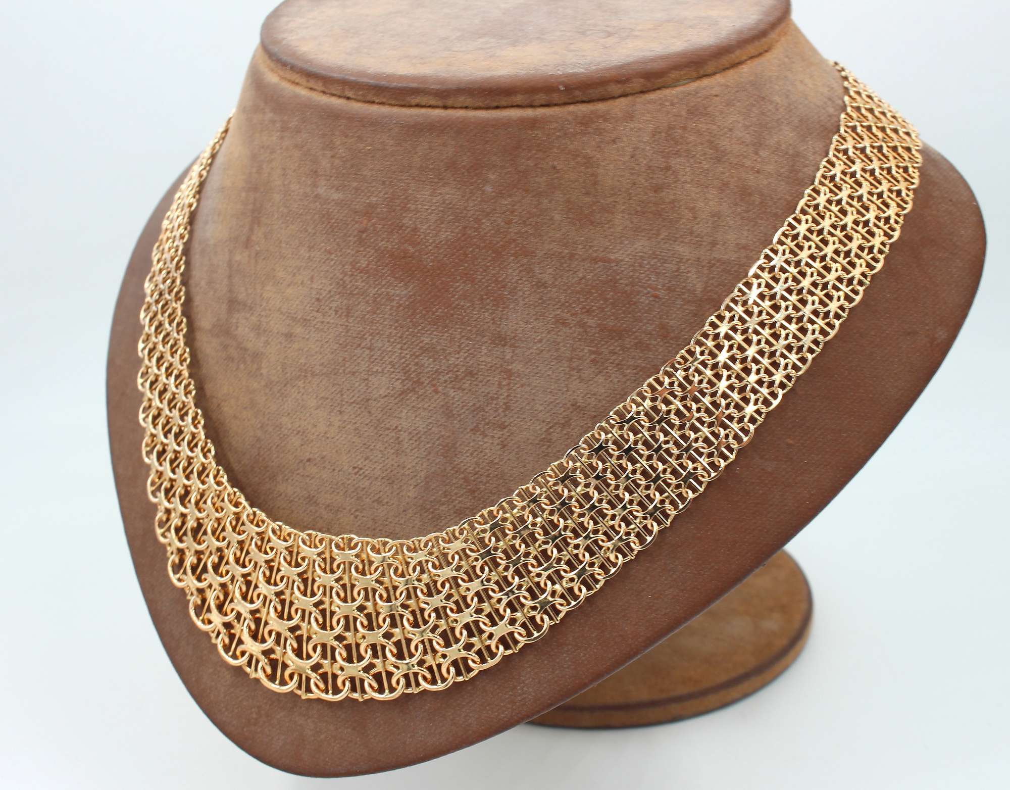 X-länk halsband med stavar i 18k guld 5X. vikt:57,79g