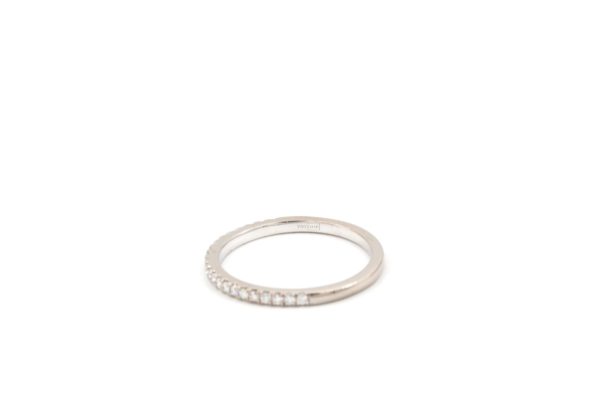 Diamantring i 18k vitguld ca 0,23 ct ct totalt. vikt: 2,12g
