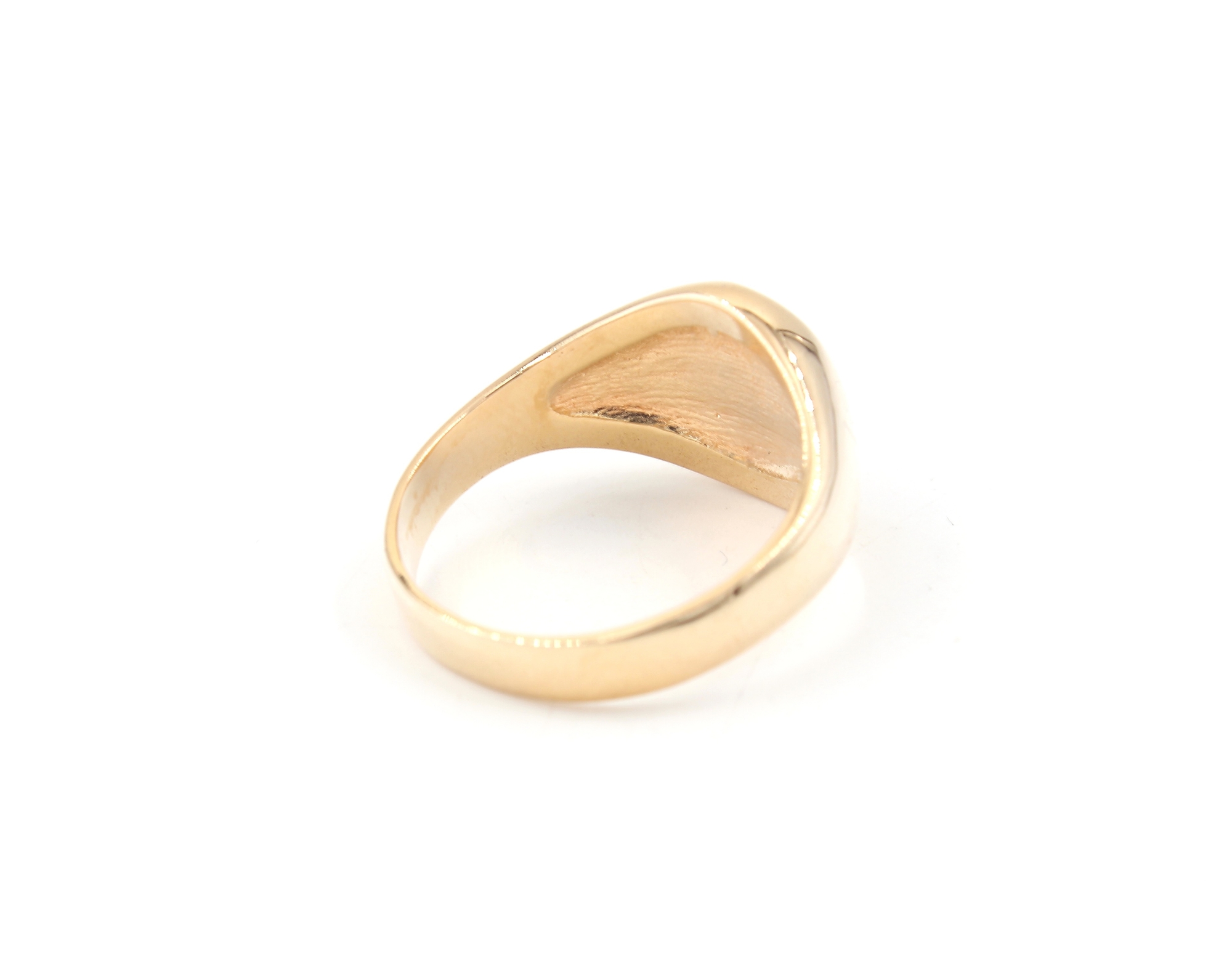 klackring i 18k guld. massiv. vikt: 7,5g