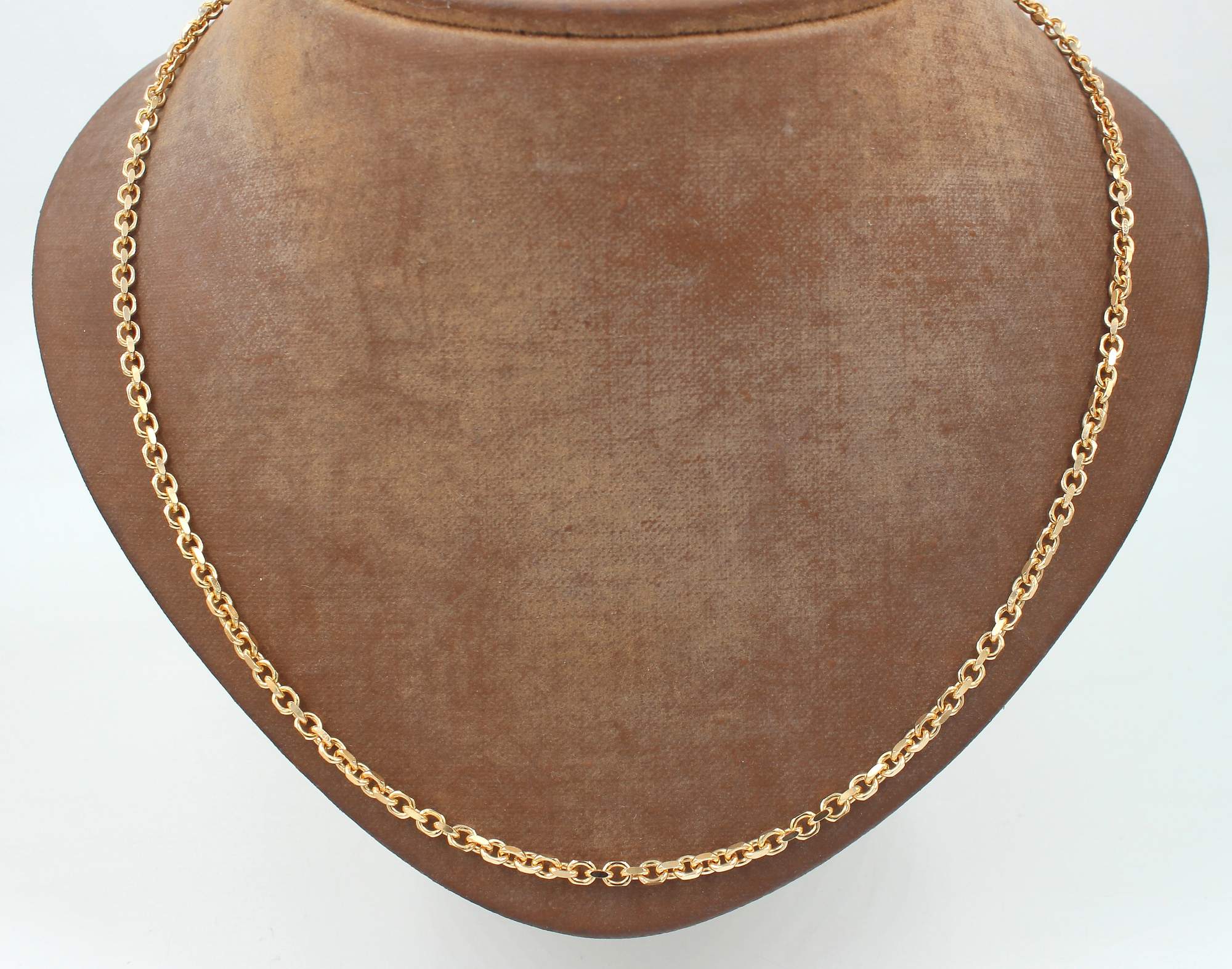 Ankar halsband i 18k guld. massiv. vikt: 19,7g