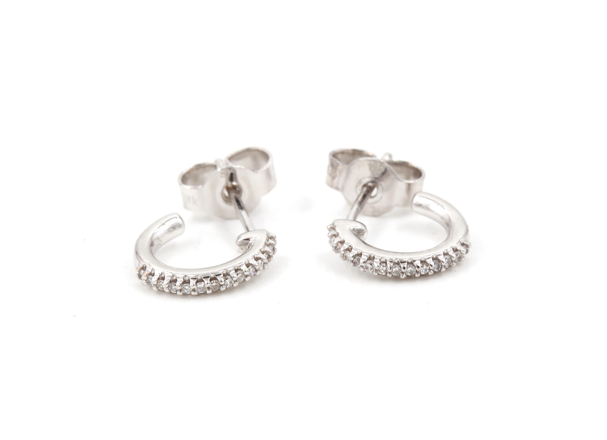 Diamant örhängen i 18k vitguld. vikt: 1,97g