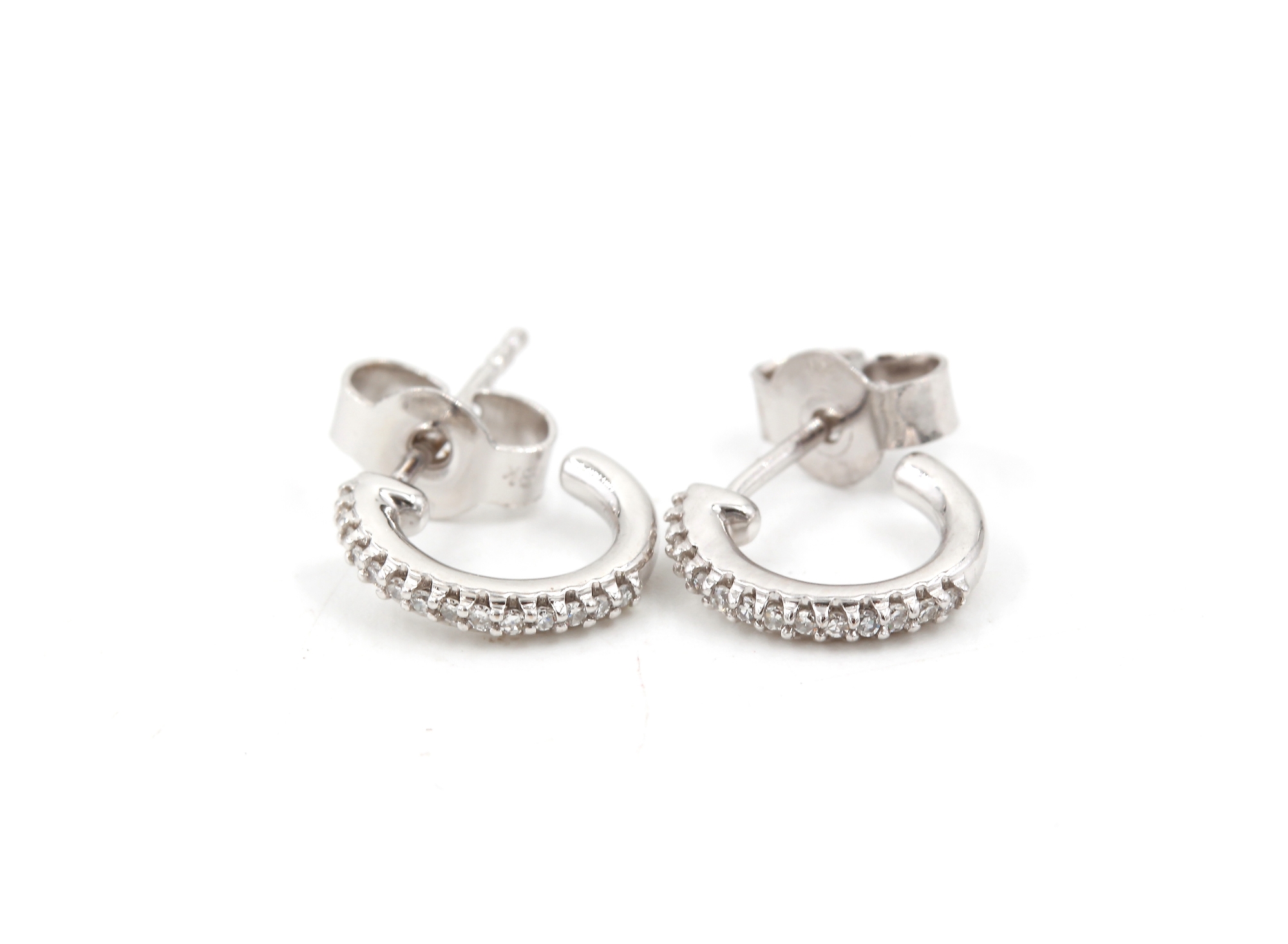 Diamant örhängen i 18k vitguld. vikt: 1,97g
