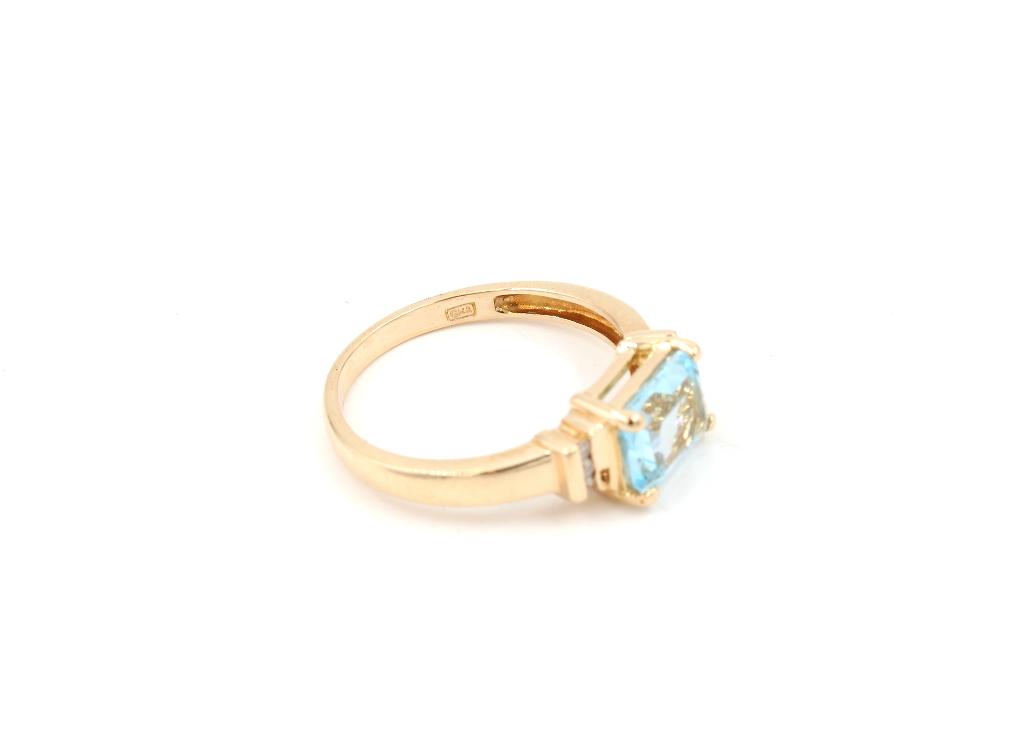 Diamant ring i 18k guld med en akvamarin. vikt: 3,63g