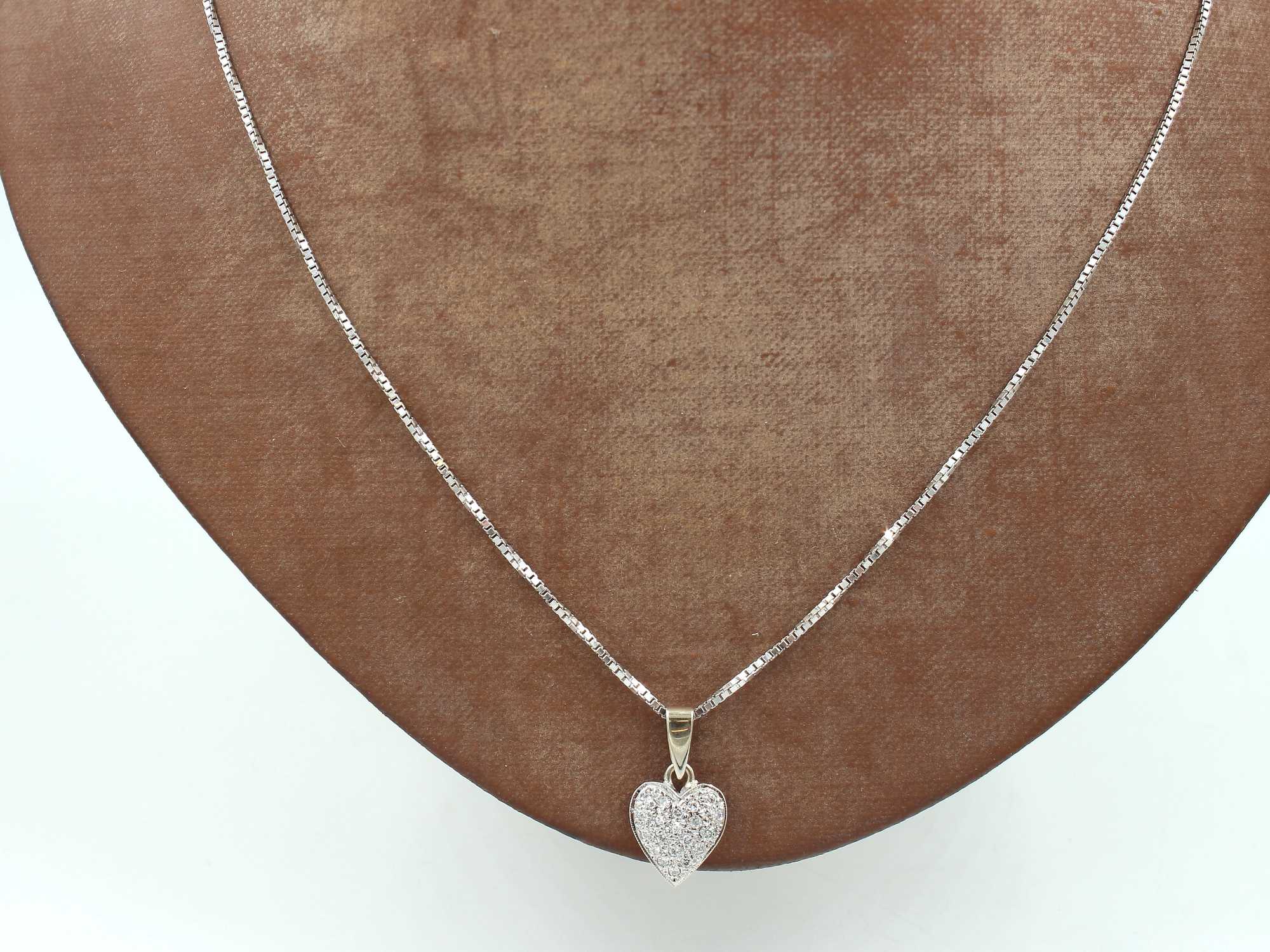 Venezia halsband halsband med diamant hänge i 18k vitguld. vikt:4,62g