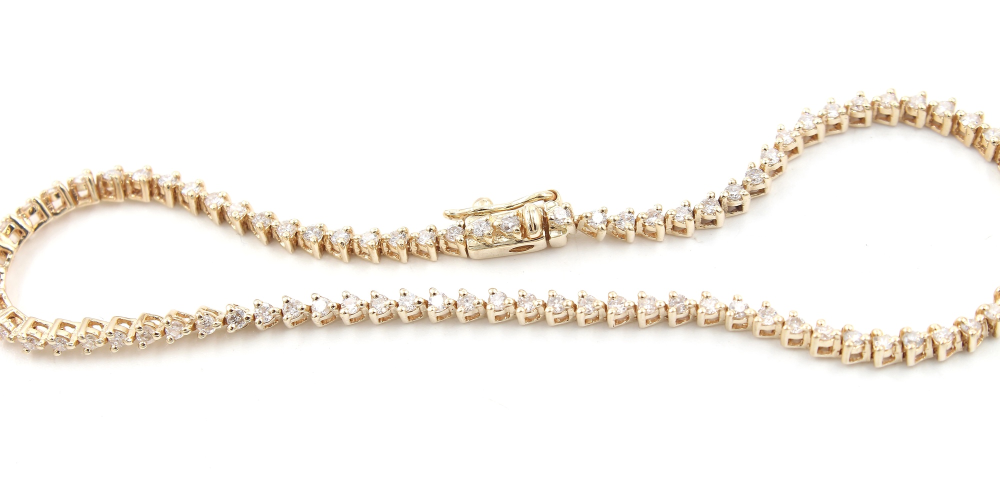 Tennis armband i 14k guld med diamanter. vikt: 4,77g