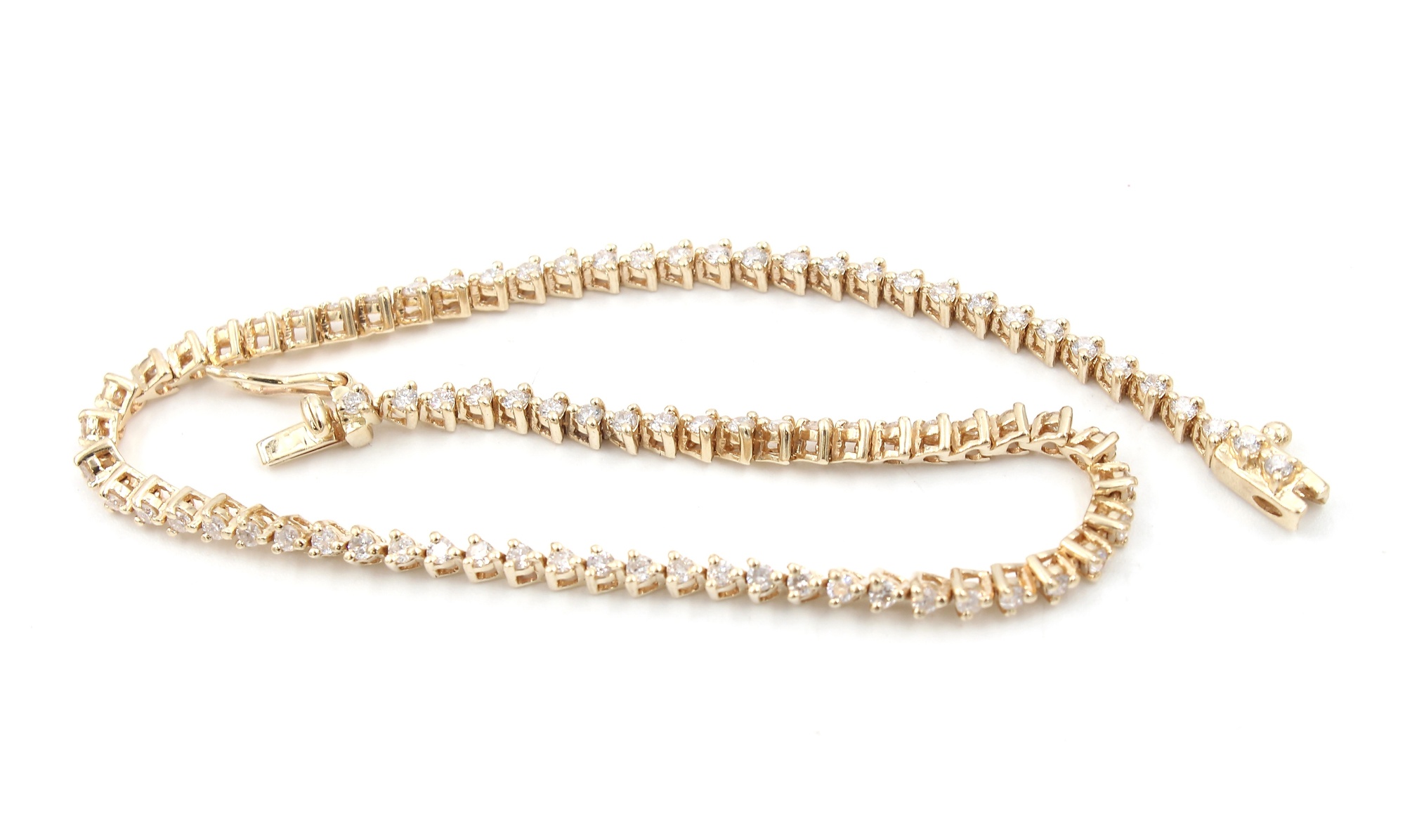 Tennis armband i 14k guld med diamanter. vikt: 4,77g