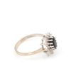 Diamant ring i 14k vitguld med en safir. vikt: 4,46g