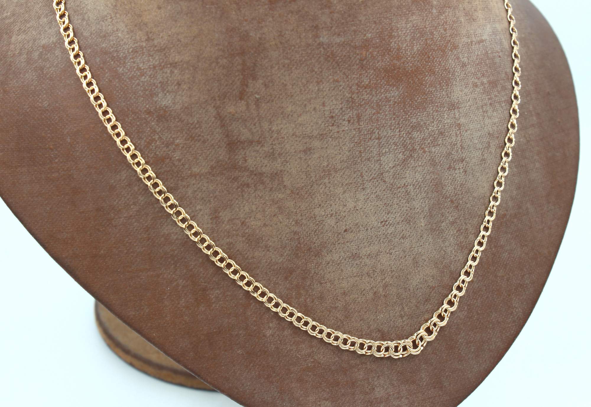 Bismarck halsband i 18k guld . vikt: 5,1g