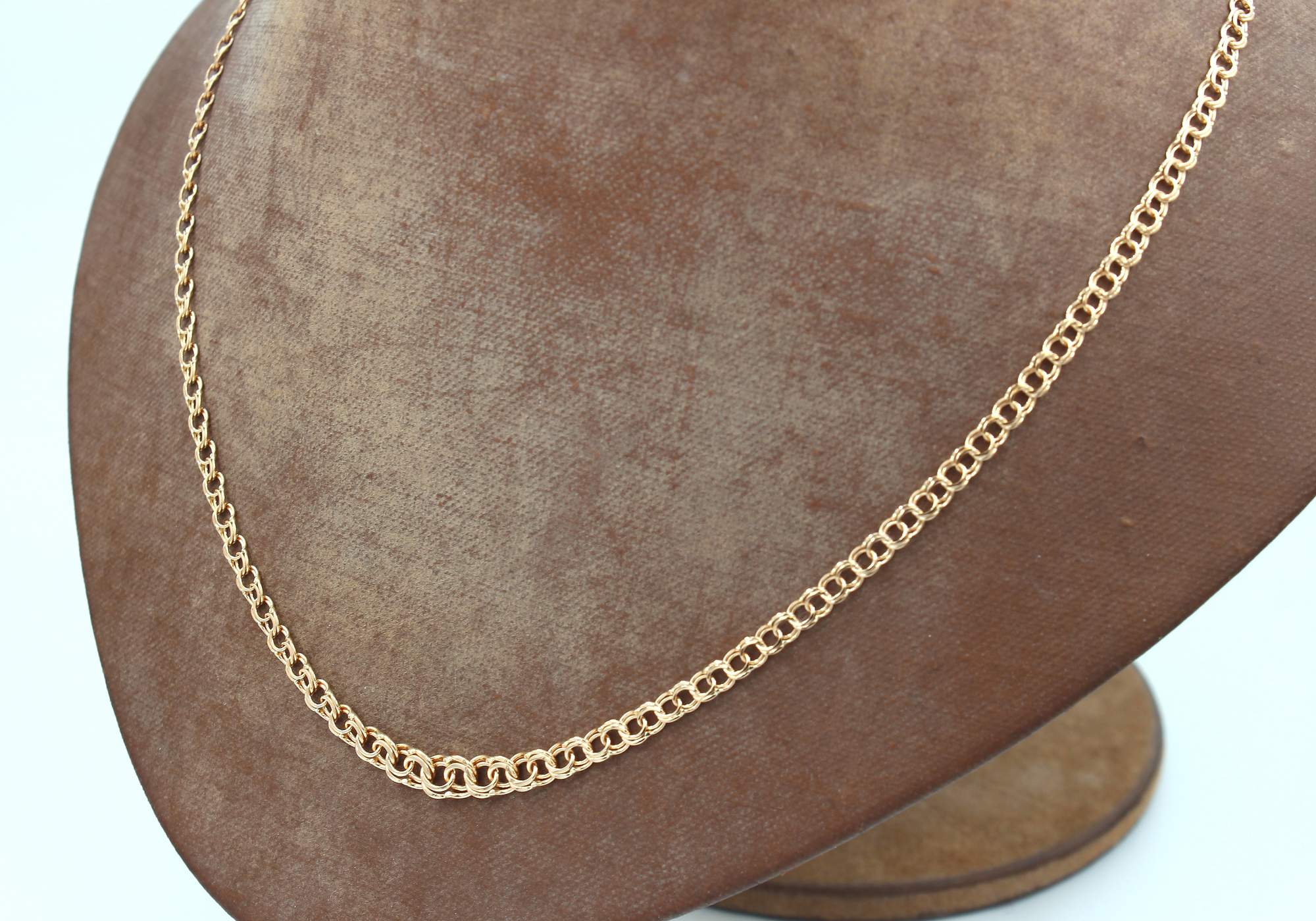 Bismarck halsband i 18k guld . vikt: 5,1g
