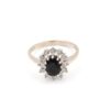 Diamant ring i 14k vitguld med en safir. vikt: 4,46g