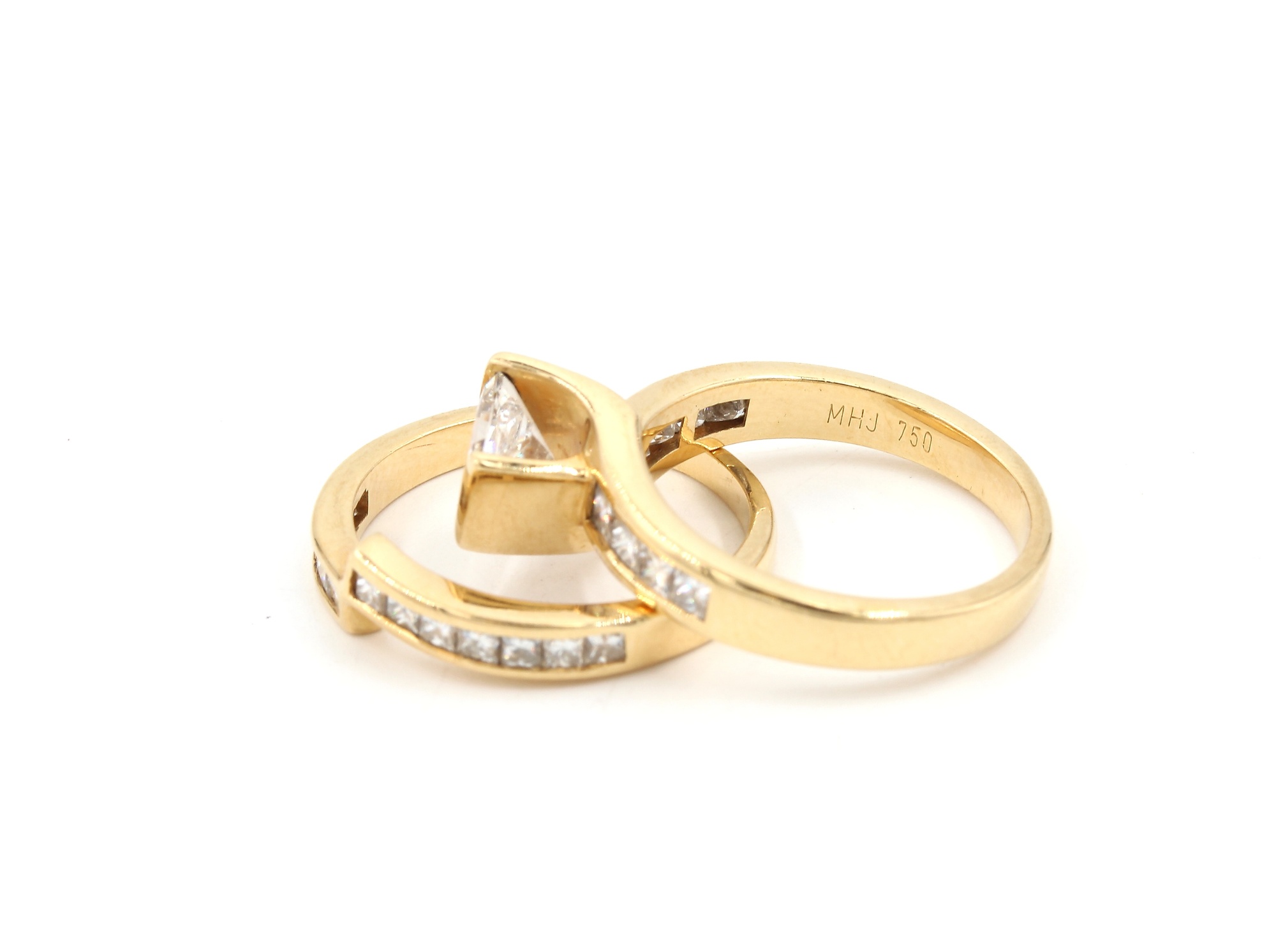 Diamantringar i 18K guld-ca 1,92 ct totalt. vikt: 9,48g