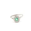 Diamantring i 18k guld med en smaragd. vikt:2,41g