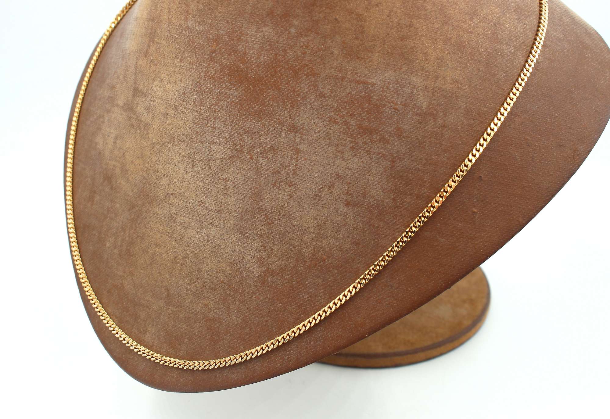 Pansar halsband i 18k guld.massiv. vikt:12 g