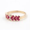 Diamantring i 18k guld med rubiner. vikt: 3,6g